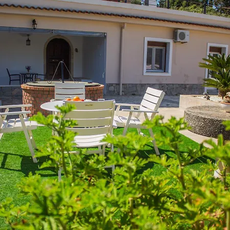 Villa Noradia And Ginfred Corfu *